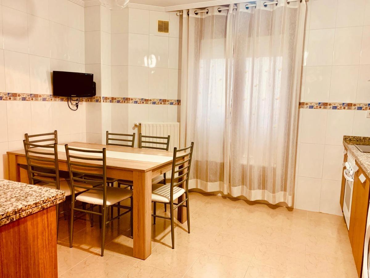 Ferienwohnung Alfaraz Avilés Exterior foto